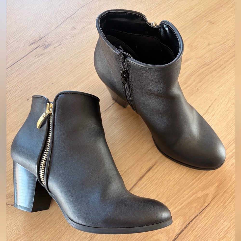 Black Faux Leather Ankle Boot with Side Zip - Women